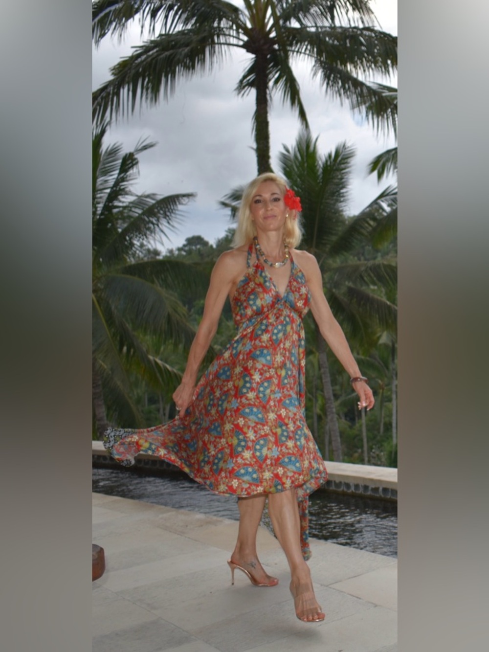 Bali Red & Blue Halter Asymmetrical Maxi Dress
Size S - Picture 3 of 6